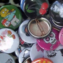 50 Botones Publicitarios 25 Mm. Unidades Personalizados Souvenirs - Casamientos - Pins